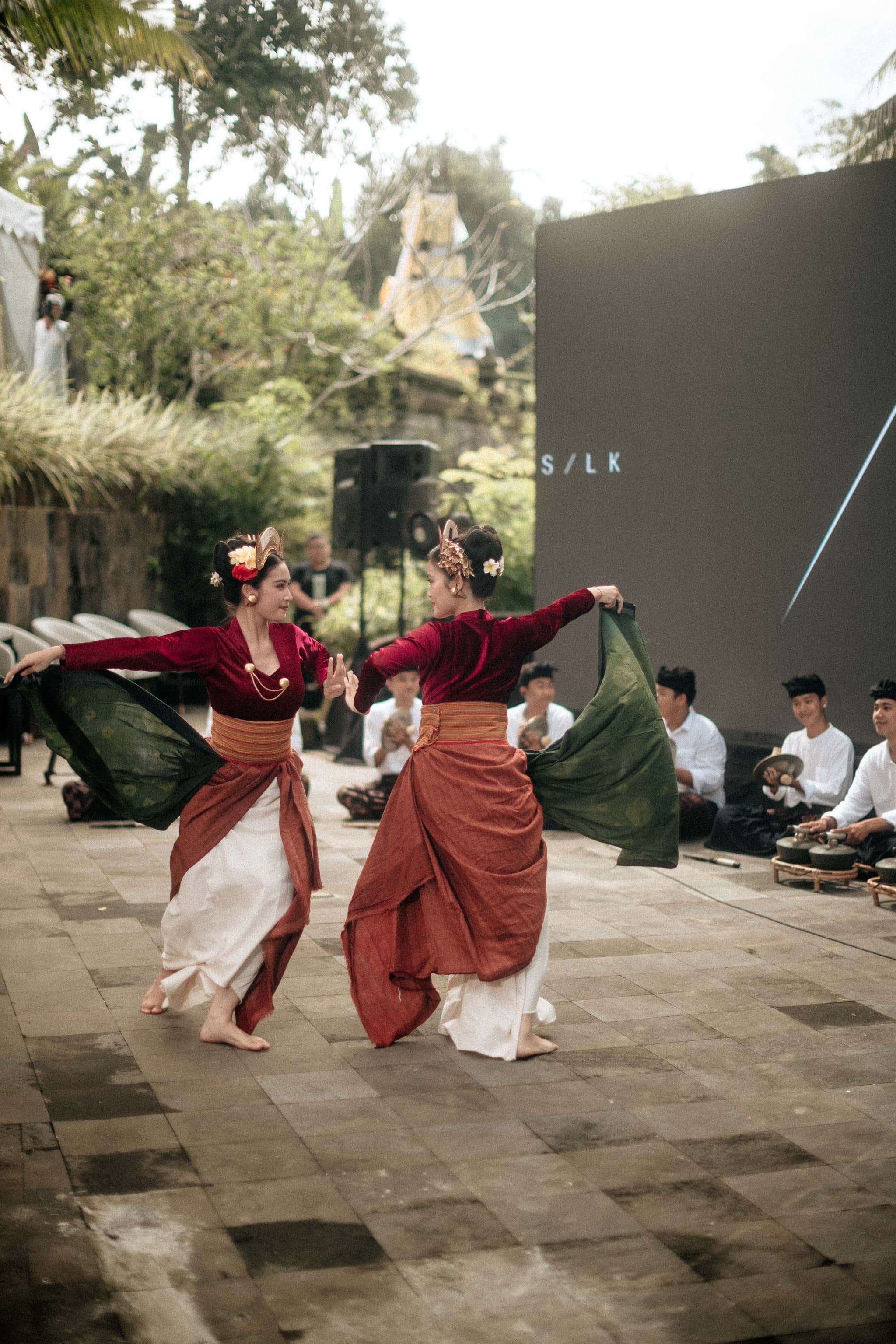 Silk Road Chapter 02 / Bali